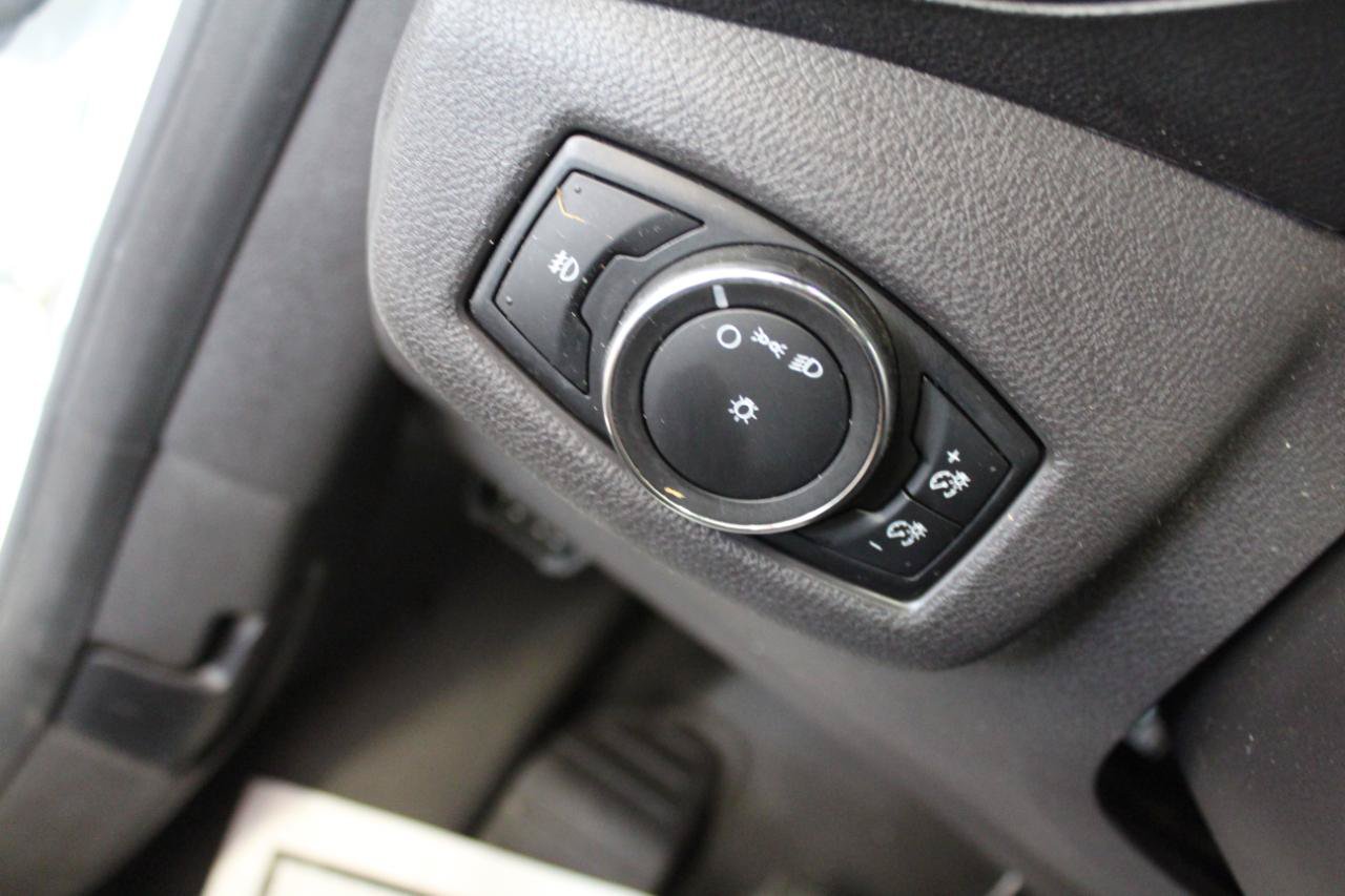 Used 2018 Ford Transit Connect XLT FWD image 11