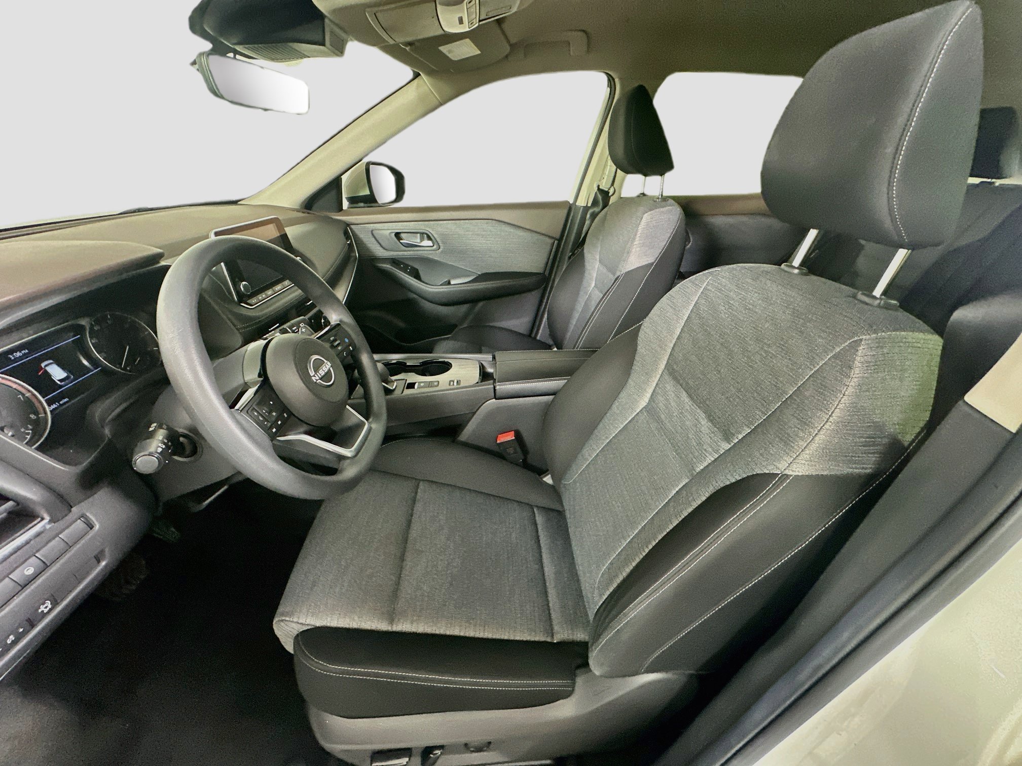 Used 2023 Nissan Rogue SV FWD image 13