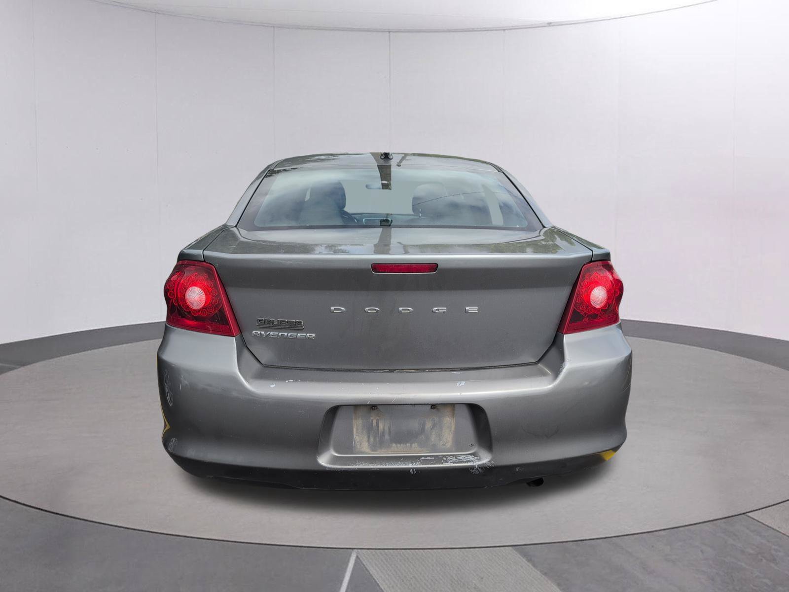Used 2012 Dodge Avenger SE FWD image 3