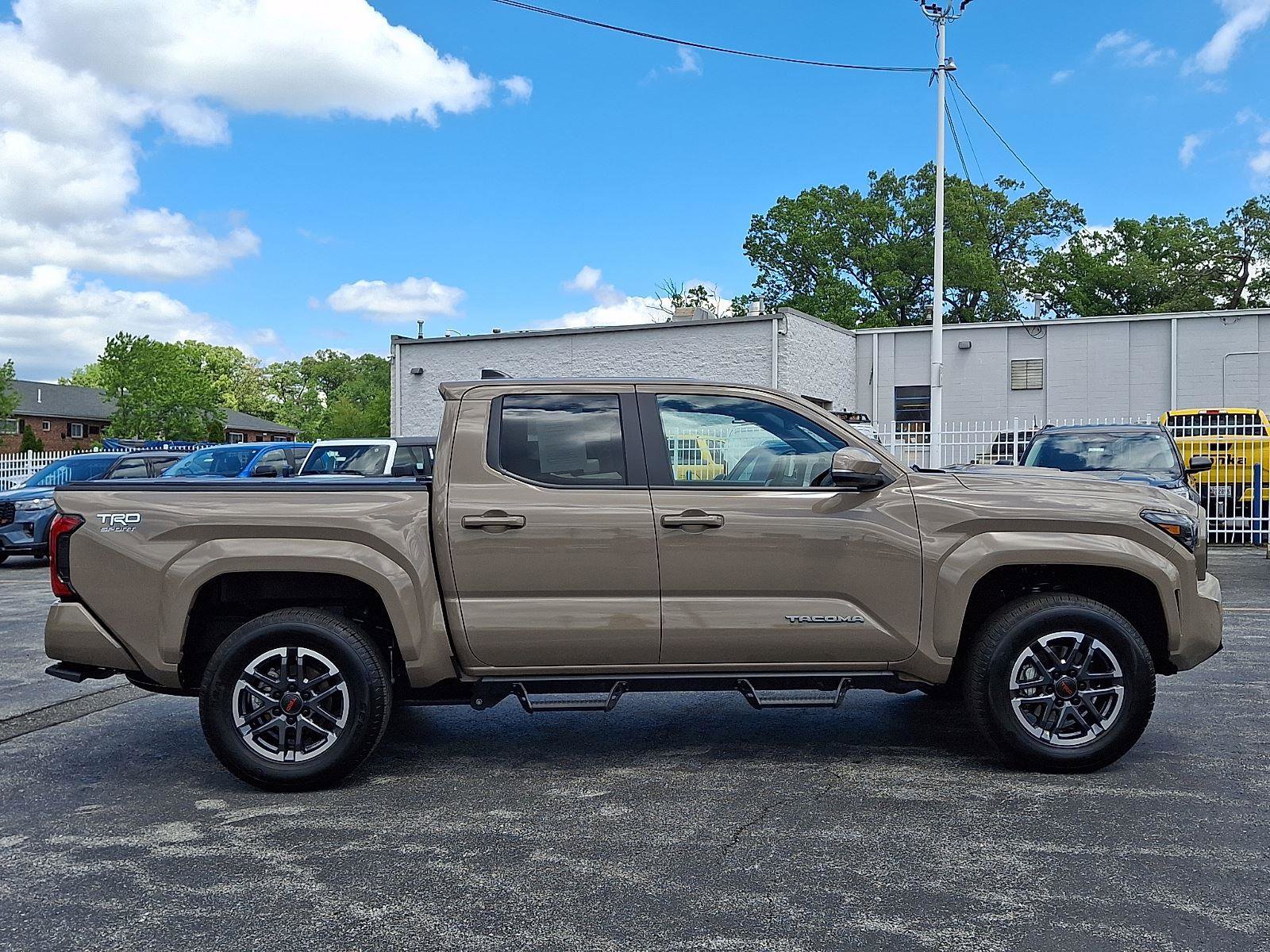 Used 2026 Toyota Tacoma TRD Sport w/ TRD Sport Upgrade Package AWD/4WD image 7