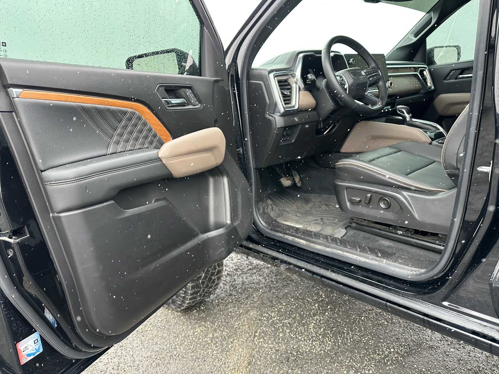 Used 2023 GMC Canyon Denali AWD/4WD image 19
