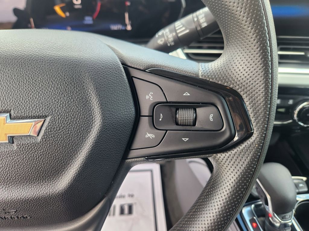 Used 2026 Chevrolet Trax LT FWD image 11