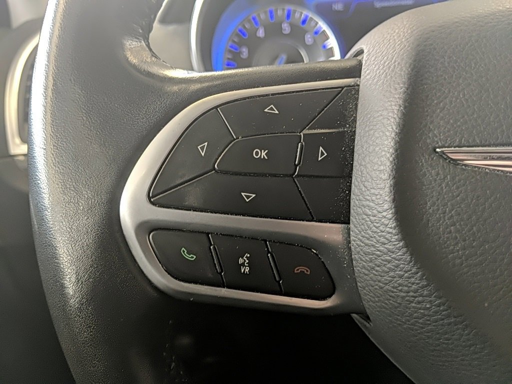 Used 2019 Chrysler 300 Touring w/ Sport Appearance Package image 14