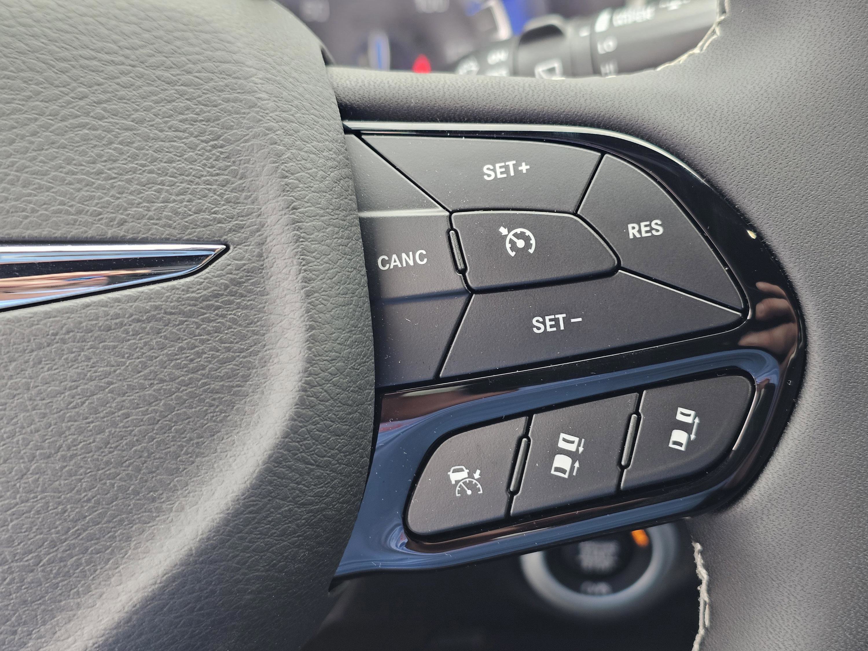 New 2026 Chrysler Pacifica Select w/ S Appearance Package image 22