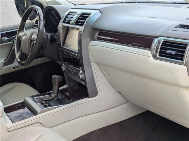 Used 2017 Lexus GX 460 Premium w/ Premium Package image 21