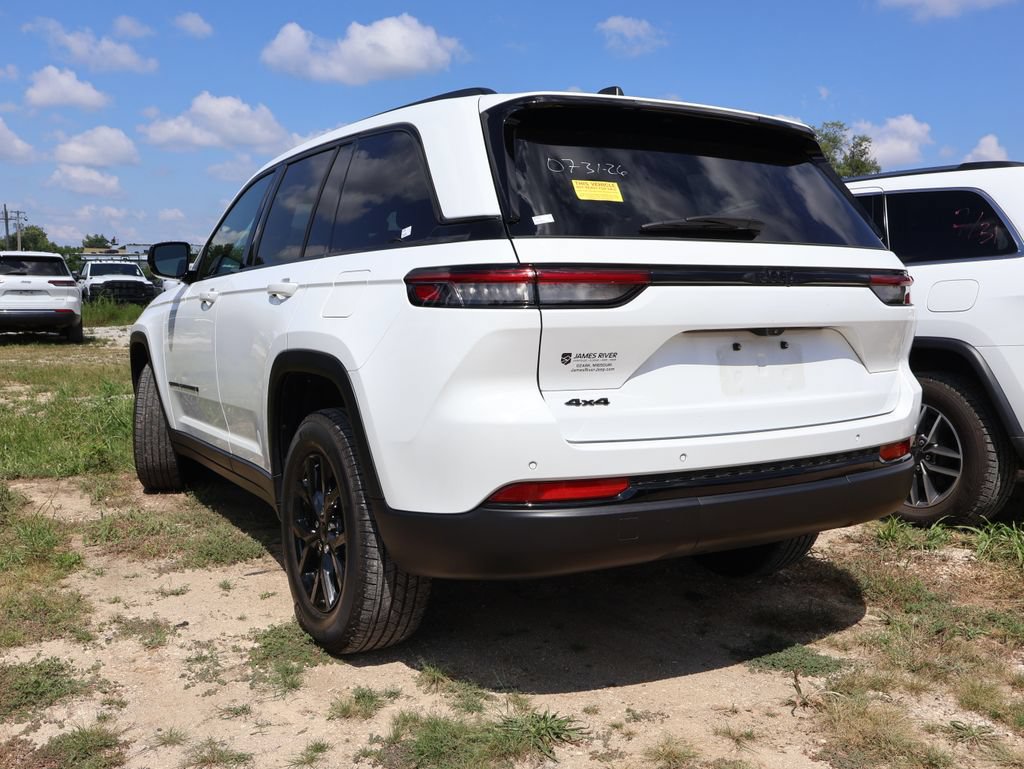 Used 2024 Jeep Grand Cherokee Altitude AWD/4WD image 22