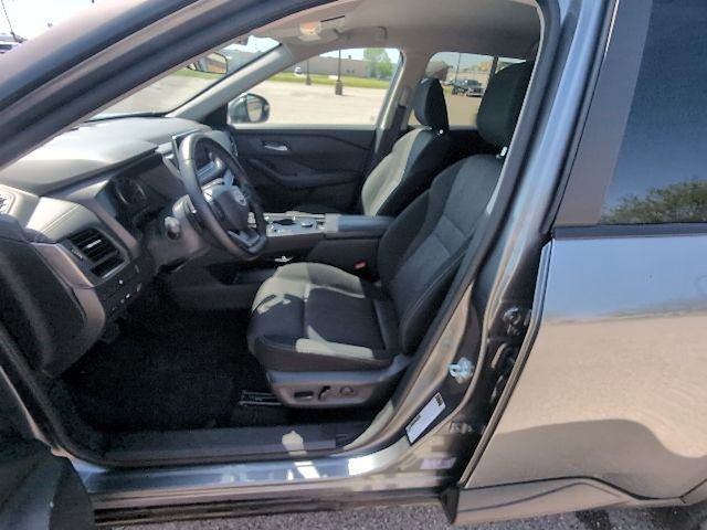 Used 2025 Nissan Rogue SV AWD/4WD image 11