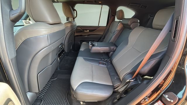 Used 2025 Lexus LX 700h Overtrail w/ Accessory Package (Z1) AWD/4WD image 11