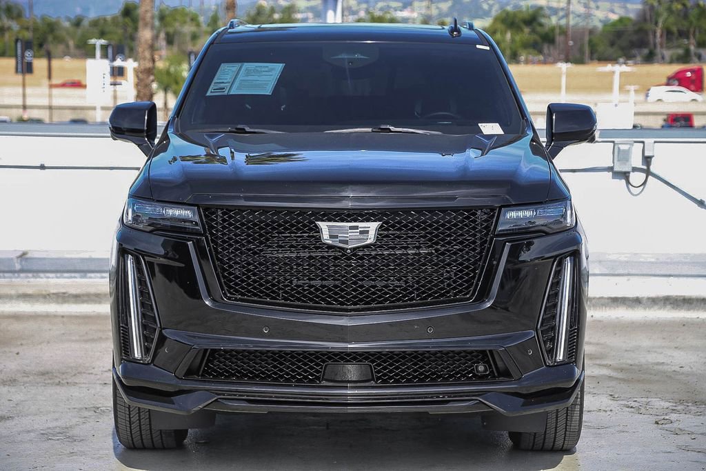 Used 2024 Cadillac Escalade V w/ LPO, ONYX Package video 3