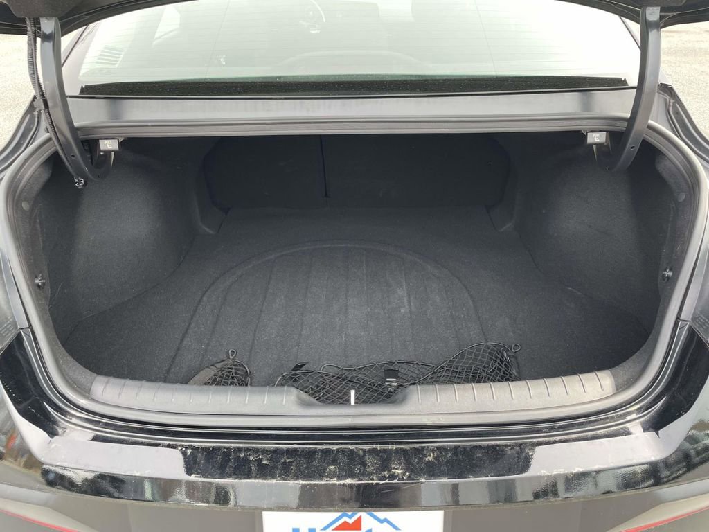 Certified 2025 Hyundai Elantra SEL image 30