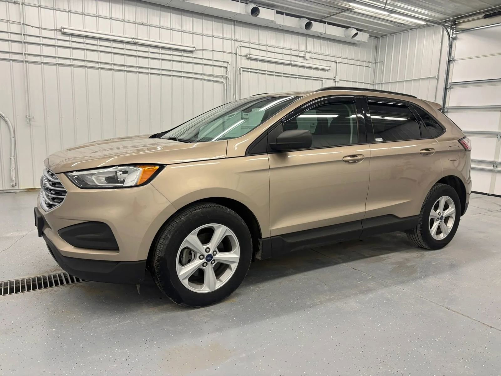 Used 2020 Ford Edge SE w/ Cargo Accessory Package FWD image 9