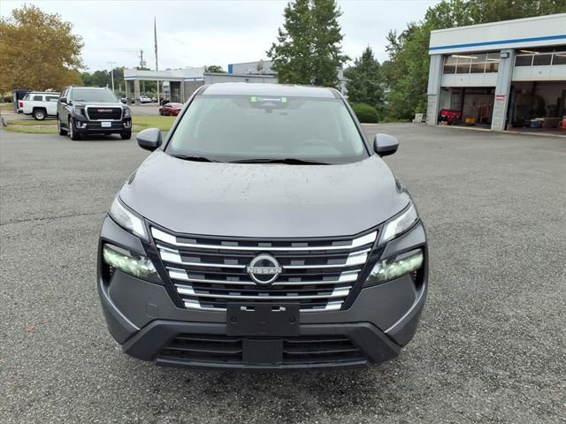 Used 2024 Nissan Rogue SV image 9
