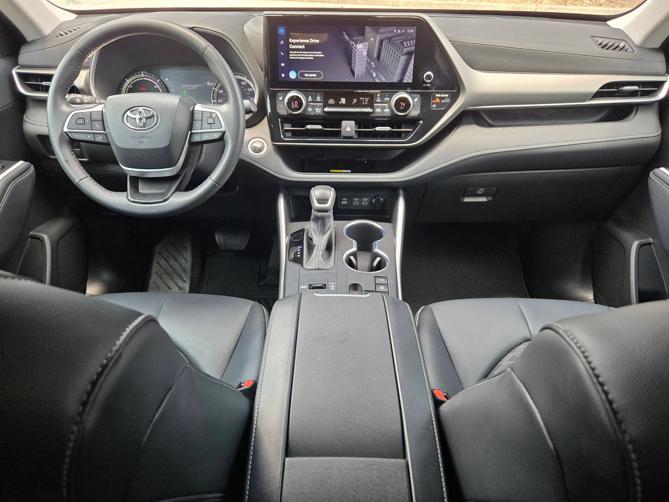 Used 2024 Toyota Highlander XLE AWD/4WD image 17