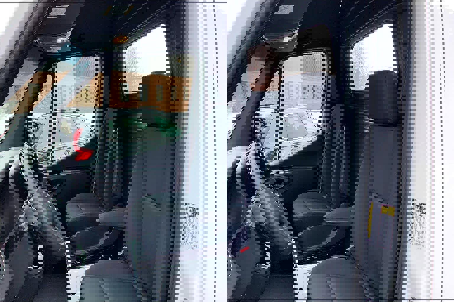 Used 2025 Mercedes-Benz Sprinter 2500 image 9