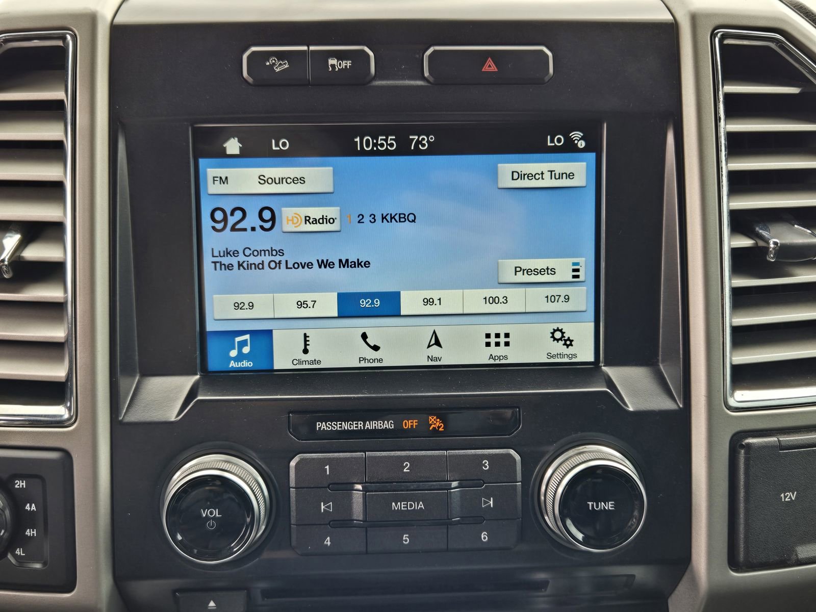 Used 2016 Ford F150 Lariat w/ Equipment Group 502A Luxury AWD/4WD image 15