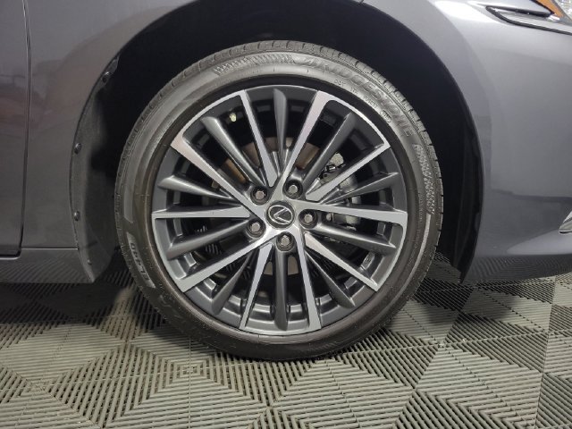 Used 2025 Lexus ES 350 w/ Premium Package FWD image 12