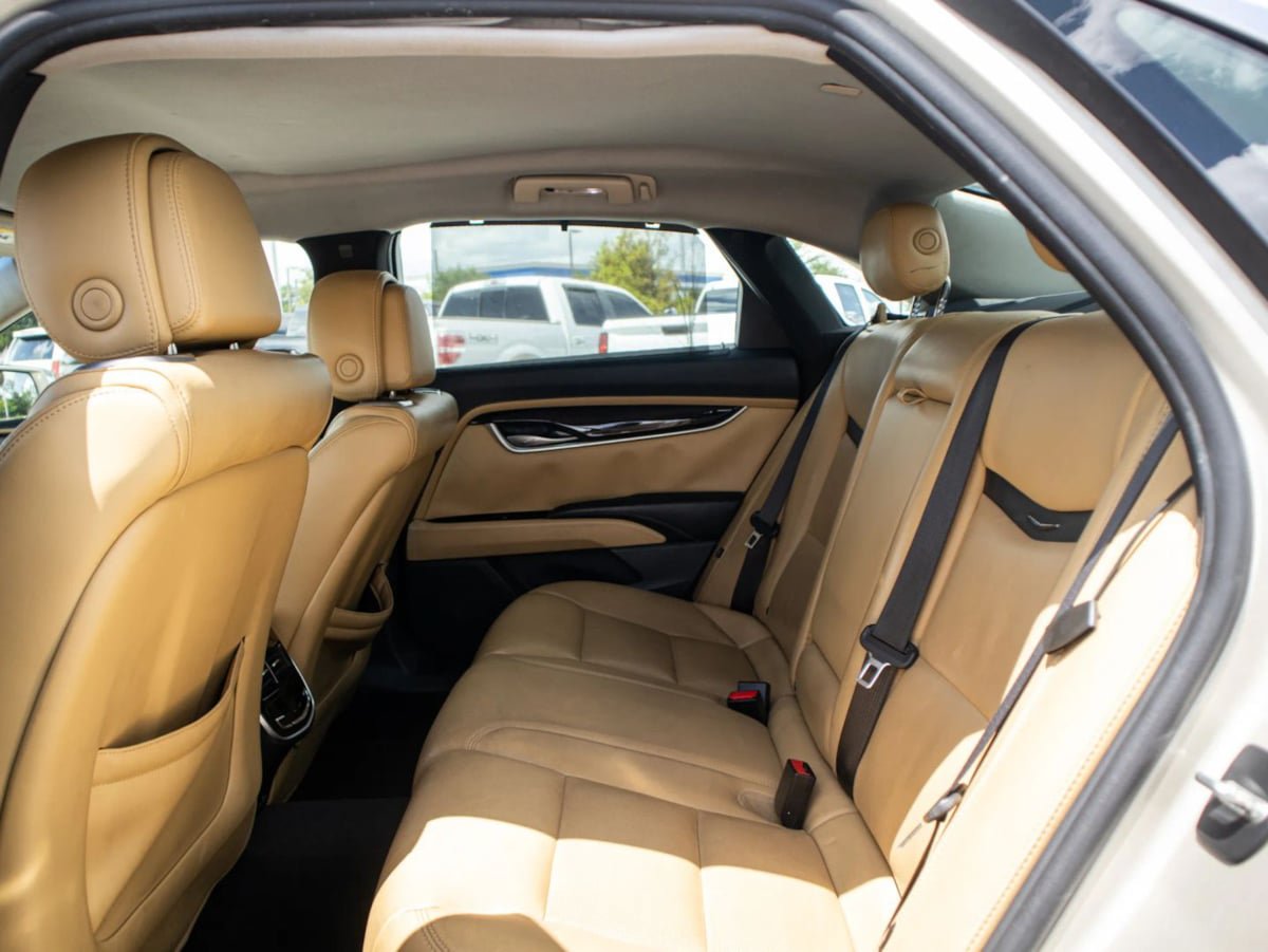 Used 2013 Cadillac XTS Premium FWD image 23