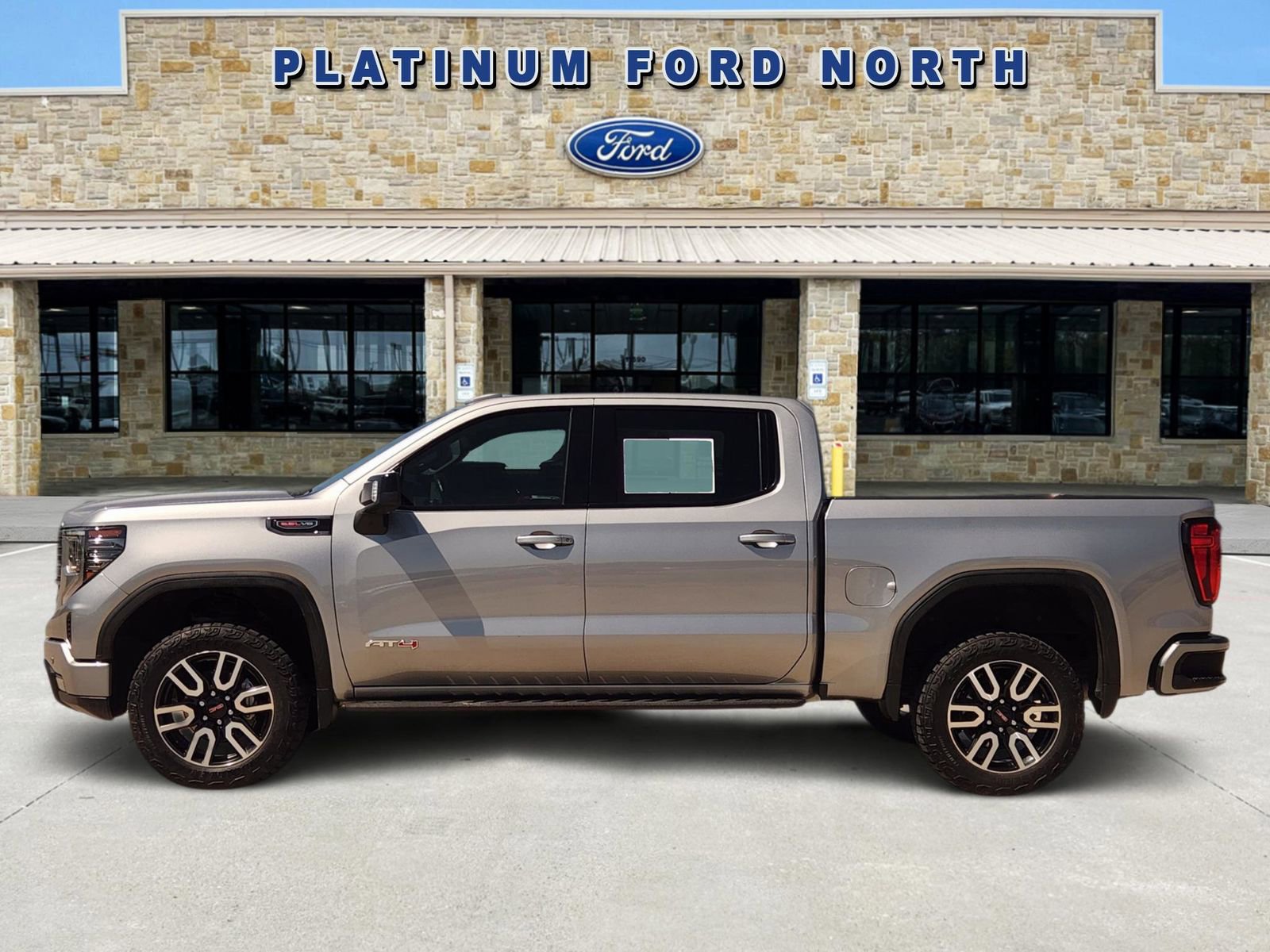 Used 2023 GMC Sierra 1500 AT4 w/ AT4 Premium Package image 3