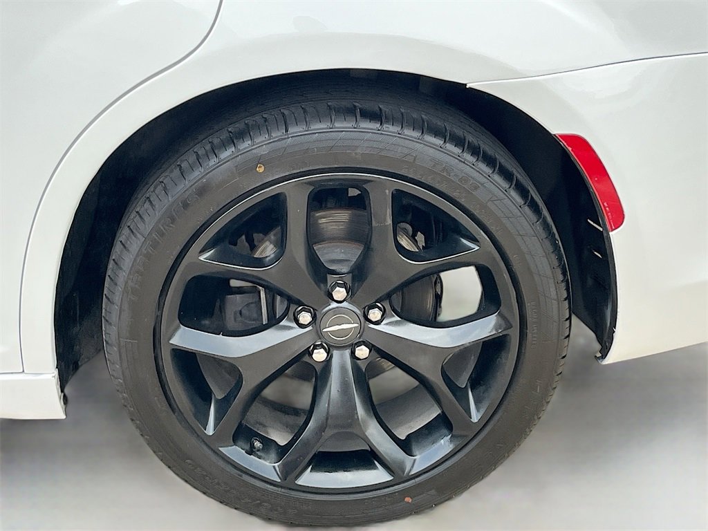 Used 2021 Chrysler 300 S image 29