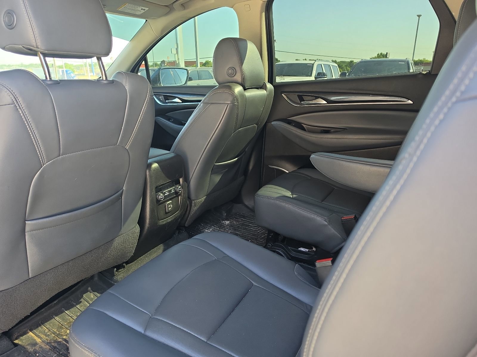 Used 2019 Buick Enclave Essence FWD image 8