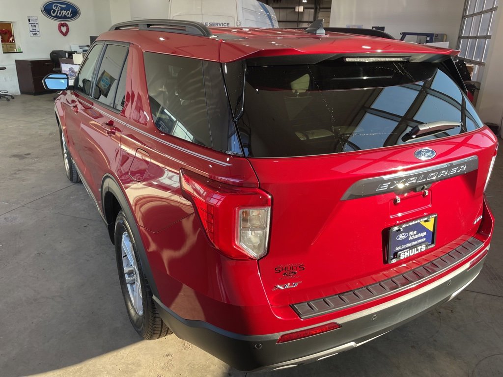 Certified 2022 Ford Explorer XLT w/ Equipment Group 202A image 7