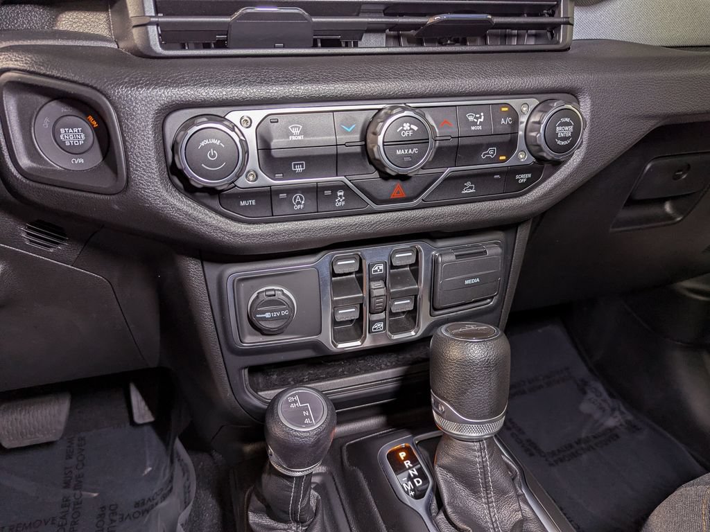 Used 2024 Jeep Gladiator Sport AWD/4WD image 21