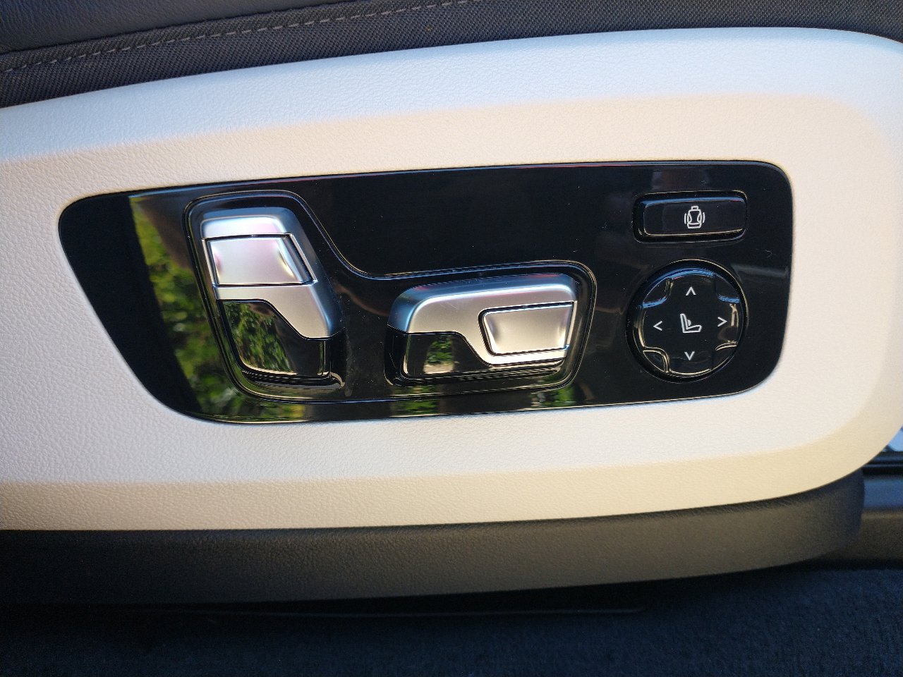 Used 2019 BMW X7 xDrive50i w/ Dynamic Handling Package image 61