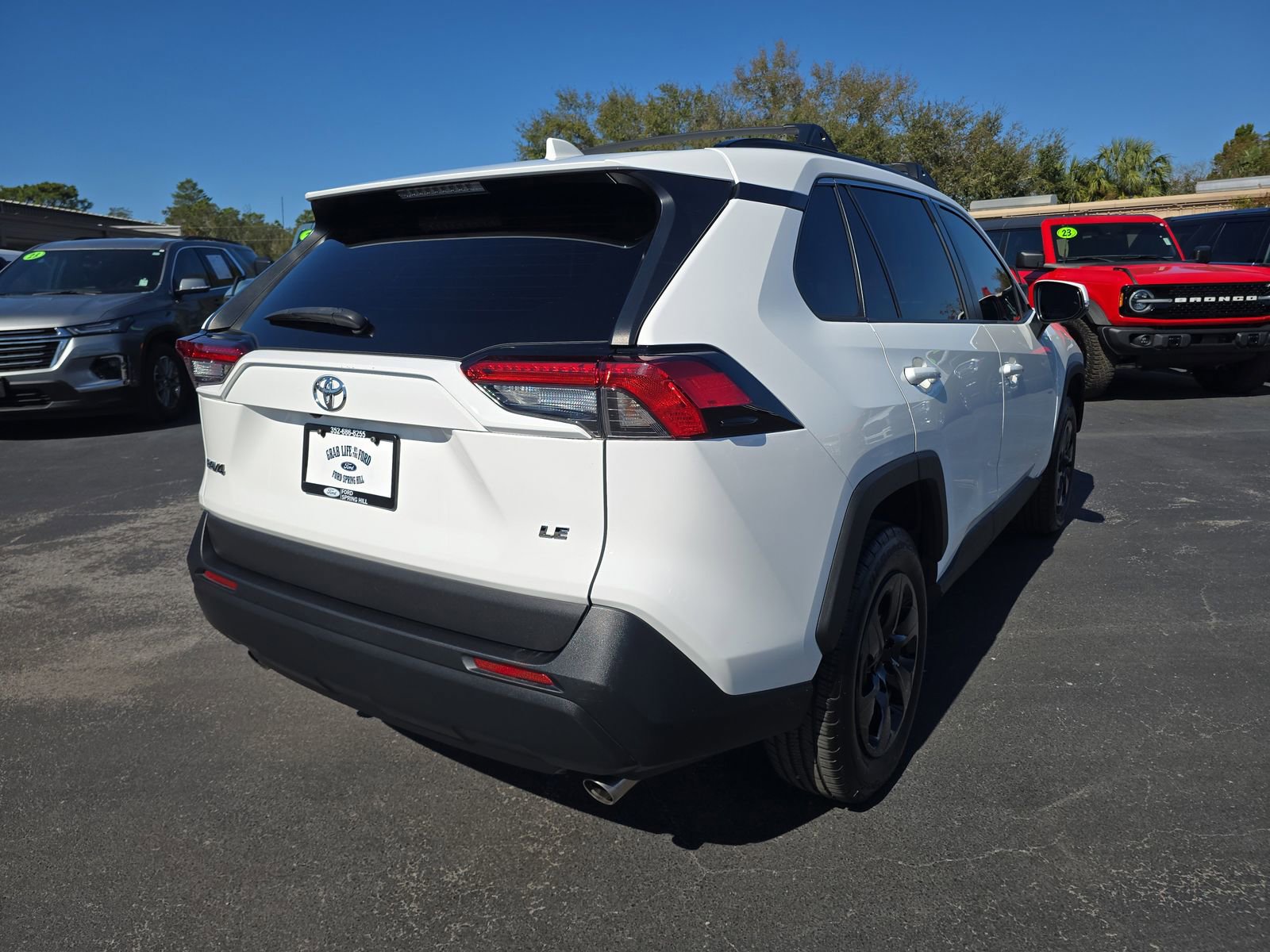 Used 2020 Toyota RAV4 LE w/ Carpet Mat Package image 4