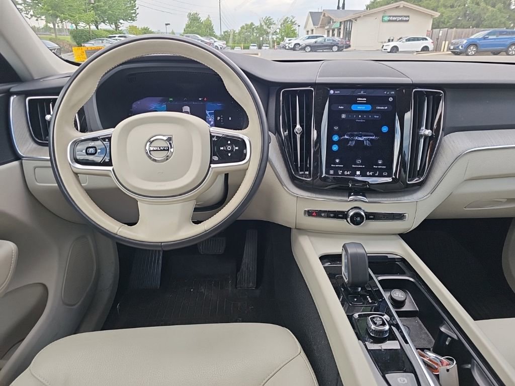 Used 2023 Volvo XC60 B5 Plus w/ Climate Package AWD/4WD image 2