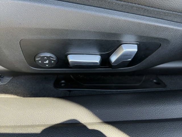 Used 2024 BMW 430i Coupe w/ Convenience Package image 20