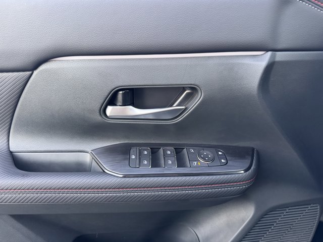 New 2025 Nissan Kicks SR w/ SR Premium Package image 8