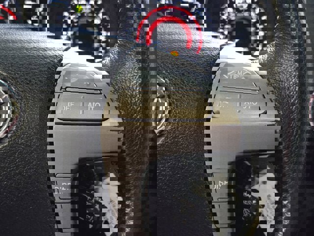 Used 2010 Toyota Highlander SE image 26