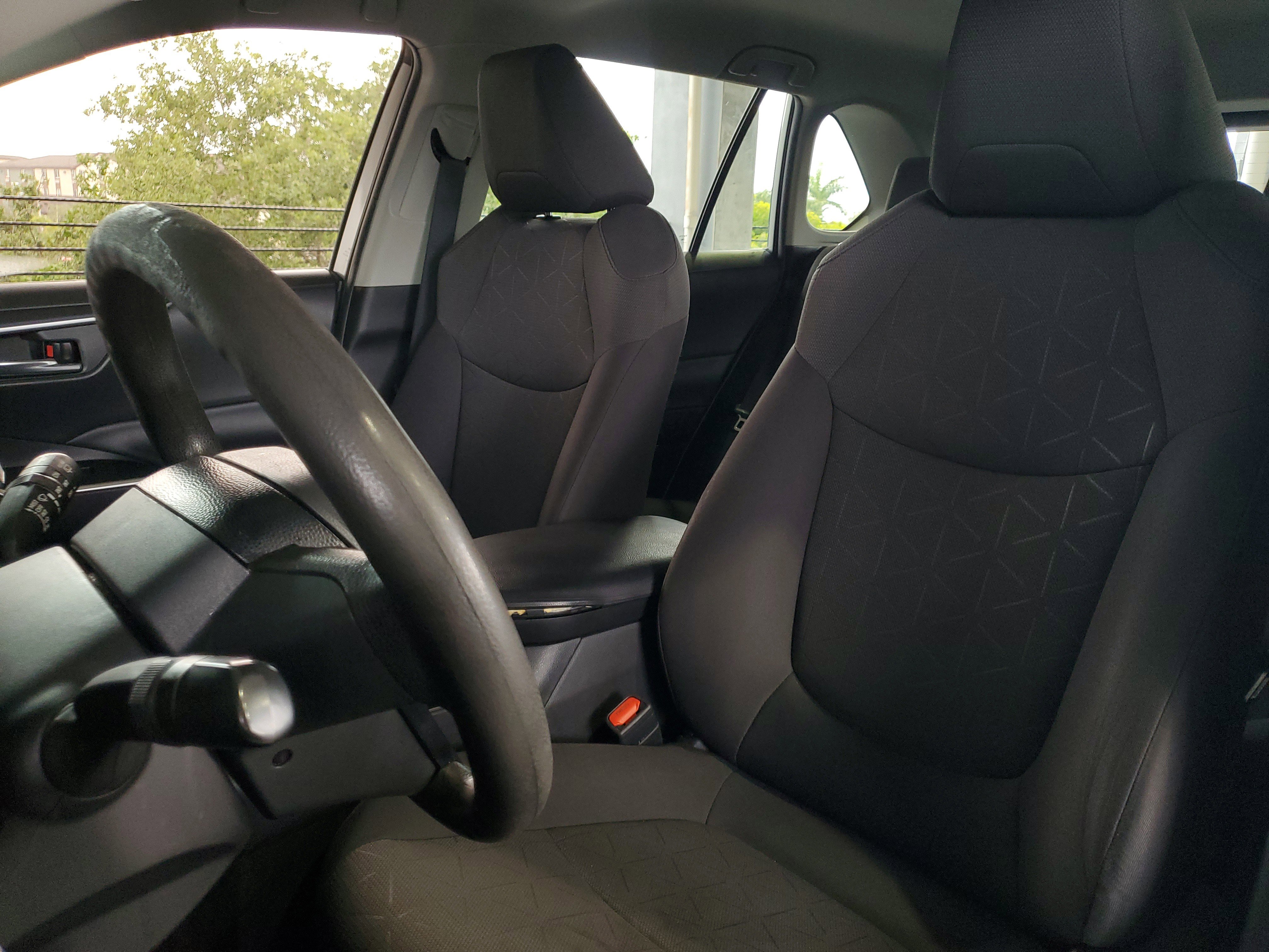 Used 2021 Toyota RAV4 XLE FWD image 18