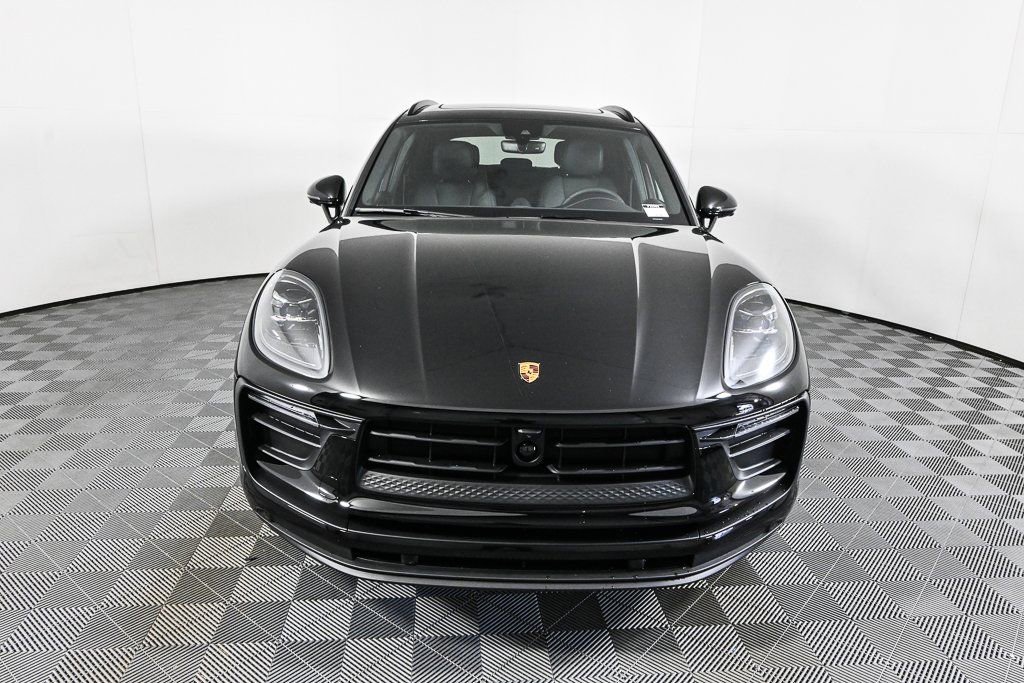 Certified 2026 Porsche Macan AWD/4WD image 27