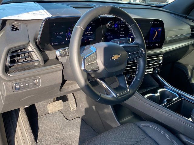 Used 2025 Chevrolet Traverse LT image 16