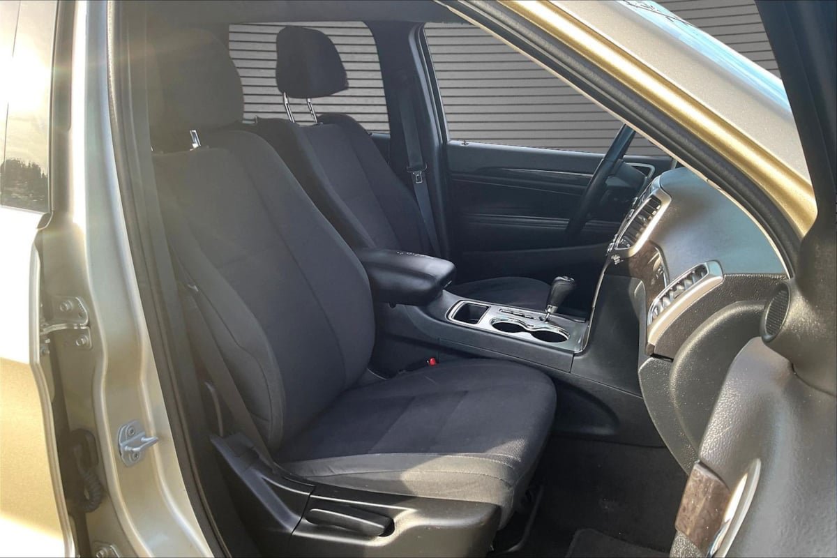 Used 2011 Jeep Grand Cherokee Laredo AWD/4WD image 26