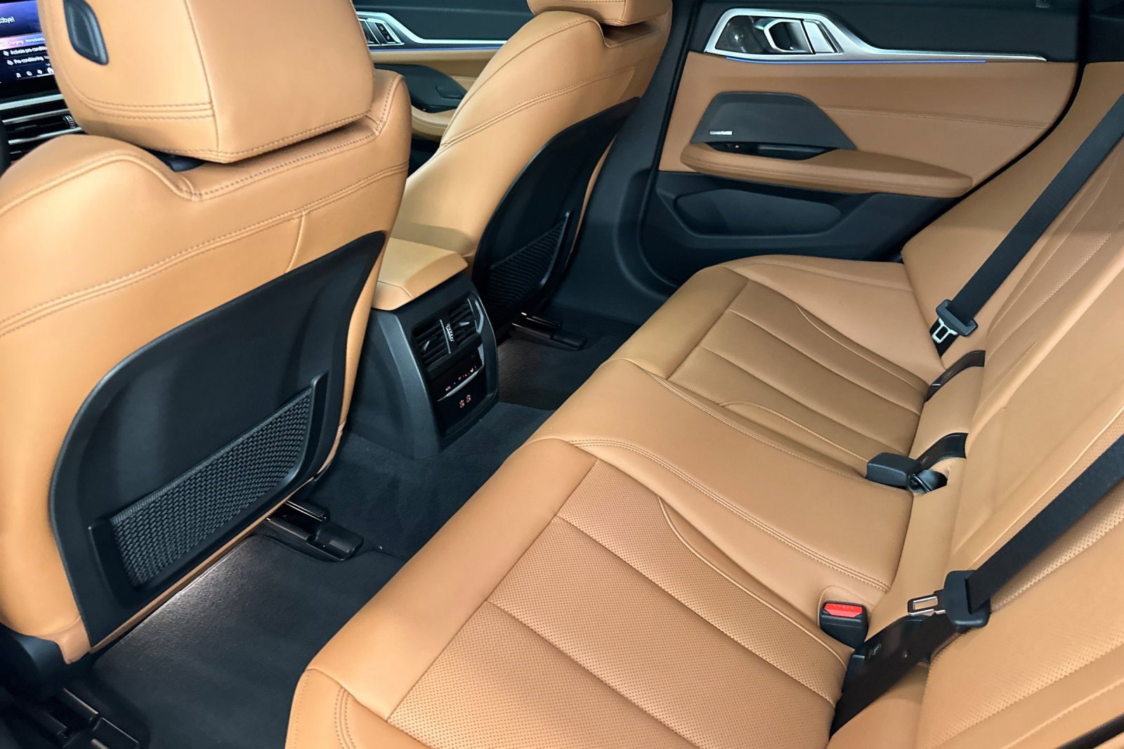 Certified 2024 BMW i4 eDrive35 w/ M Sport Package image 27