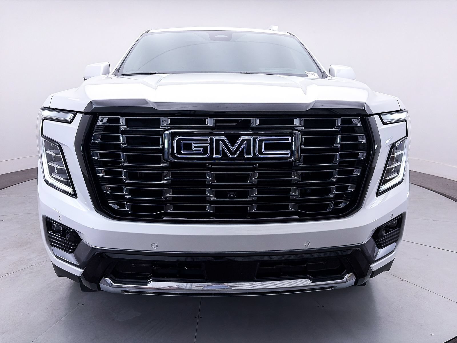 Used 2025 GMC Yukon XL Denali Ultimate AWD/4WD image 16