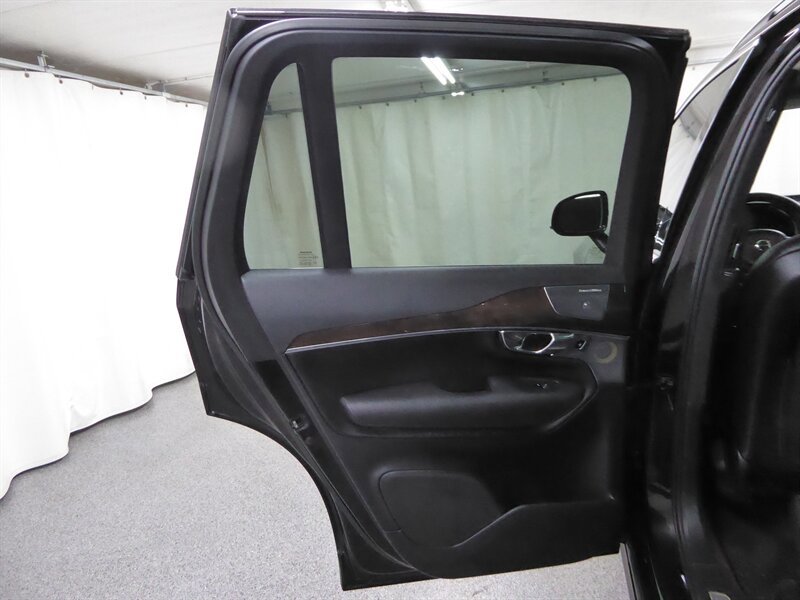 Used 2016 Volvo XC90 T6 Momentum w/ Momentum Plus Package AWD/4WD image 29