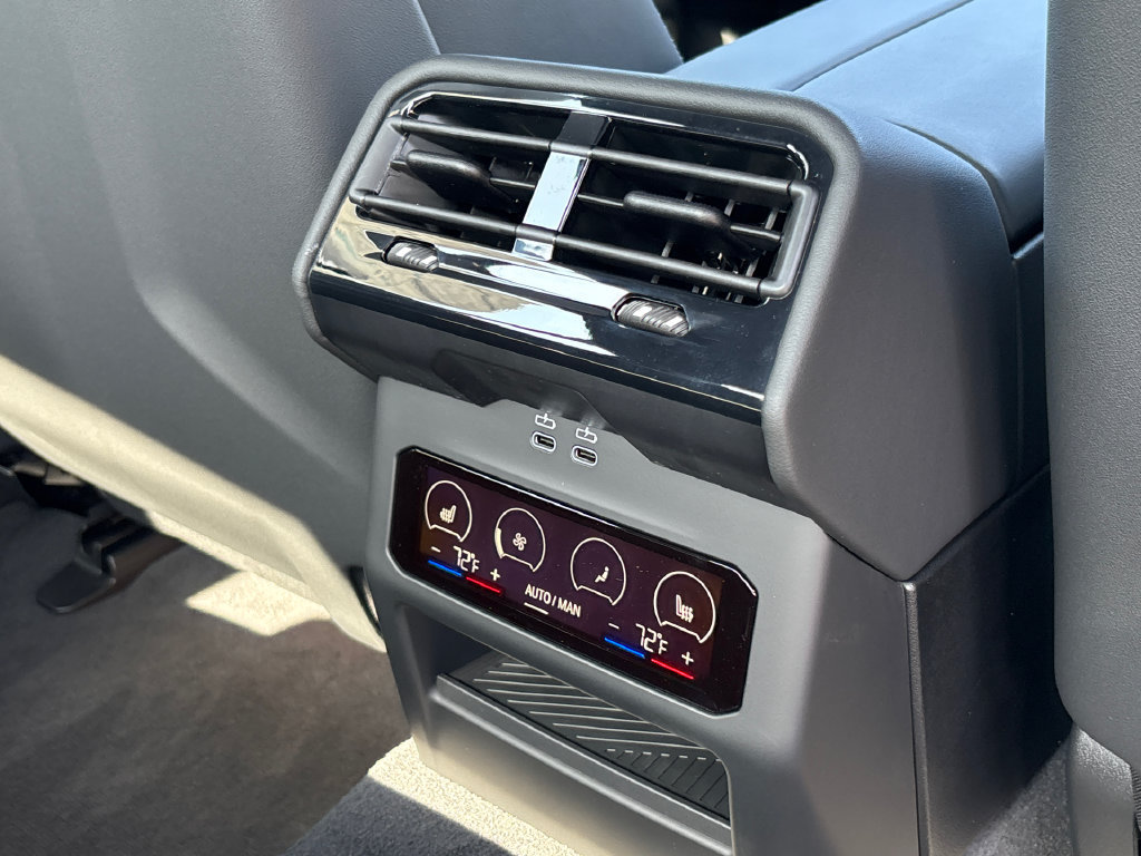 New 2027 BMW M5 w/ Carbon Package AWD/4WD image 16