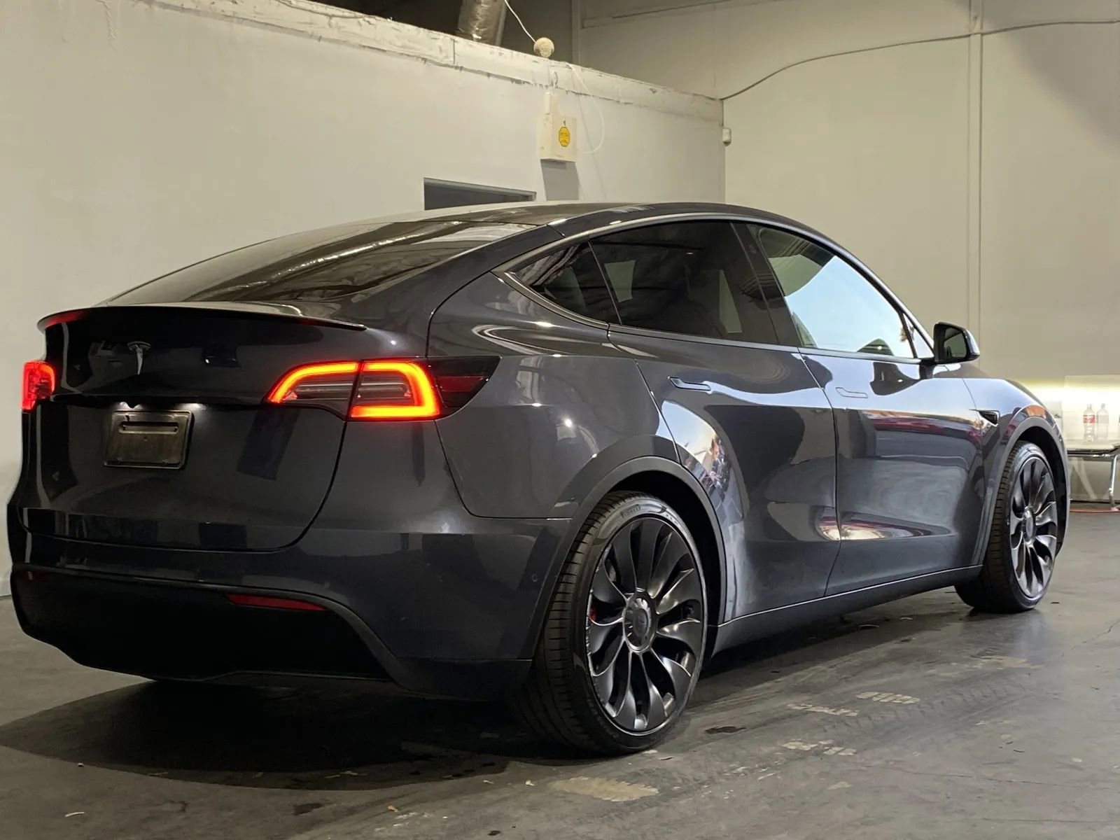 Used 2022 Tesla Model Y Performance image 4