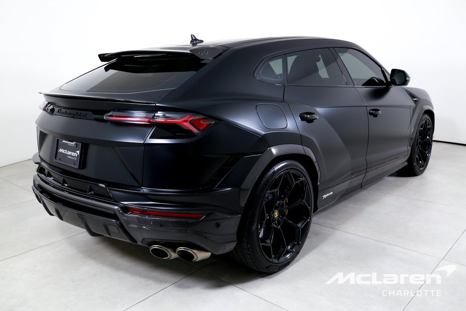 Used 2024 Lamborghini Urus Performante AWD/4WD image 8