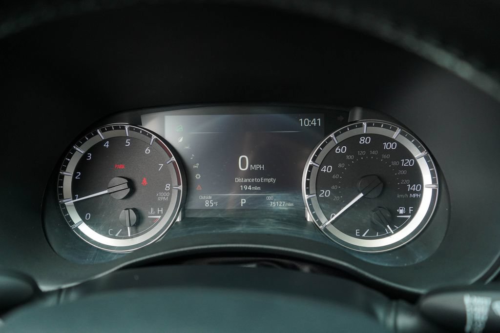 Used 2023 Toyota Highlander LE AWD/4WD image 26