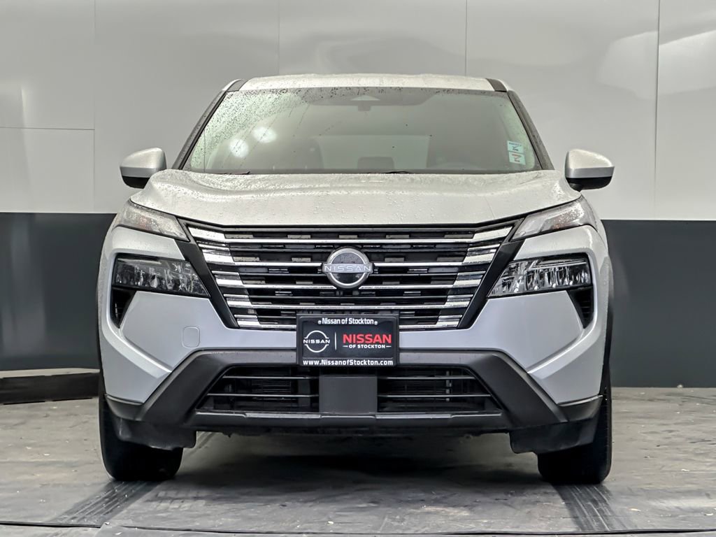 Used 2025 Nissan Rogue SV image 8