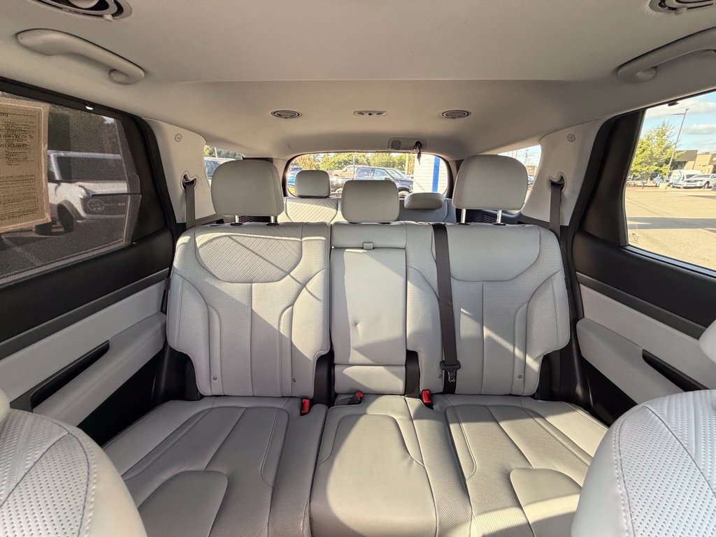 Used 2024 Hyundai Palisade SEL FWD image 15