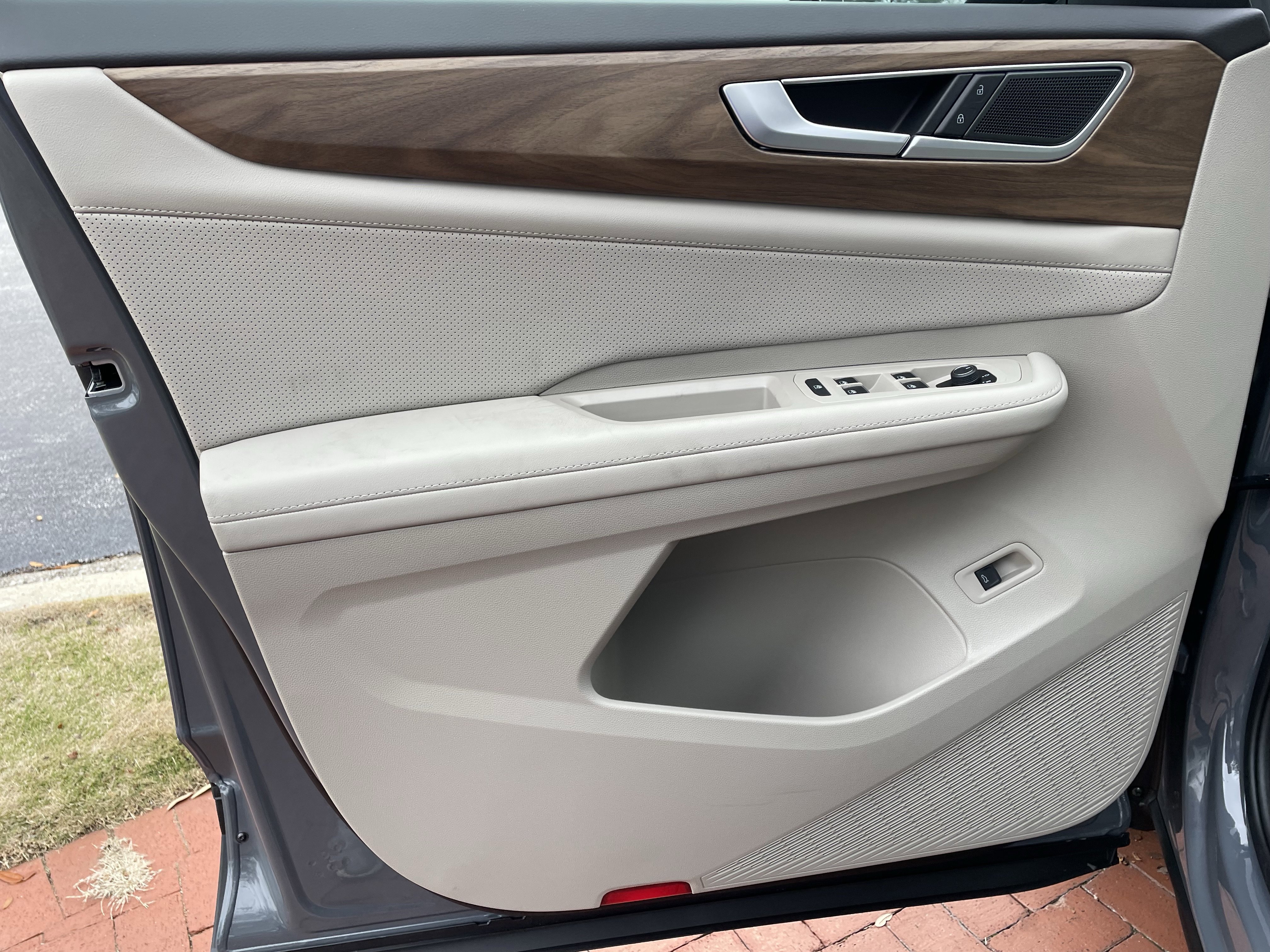 New 2026 Volkswagen Atlas SE image 14