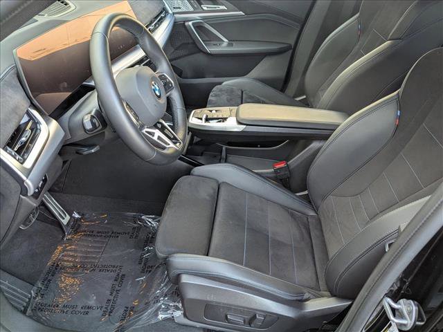 Used 2025 BMW X2 xDrive28i w/ Premium Package image 16