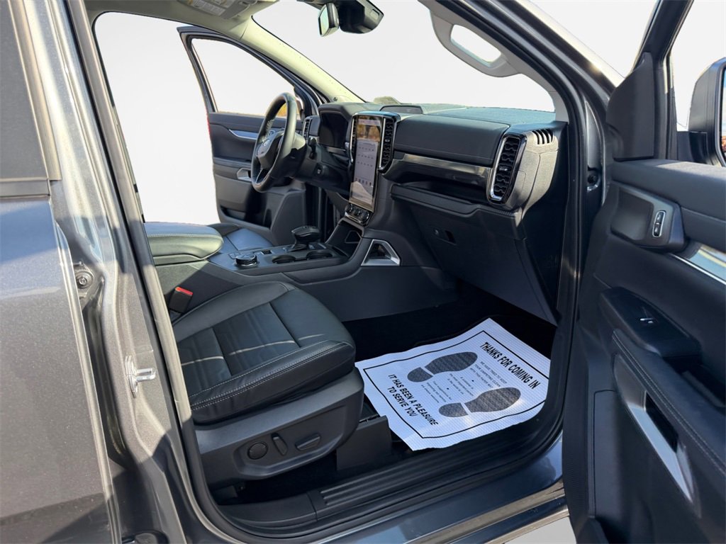 Used 2024 Ford Ranger Lariat w/ Trailer Tow Package image 26