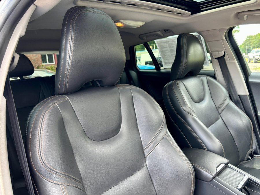 Used 2018 Volvo V60 T5 Cross Country w/ Convenience Package AWD/4WD image 17