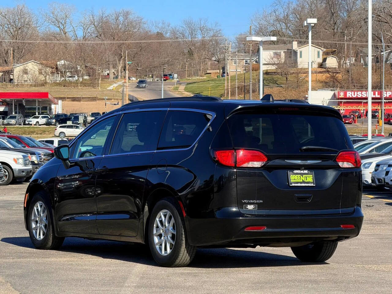 Used 2021 Chrysler Voyager Lxi image 2